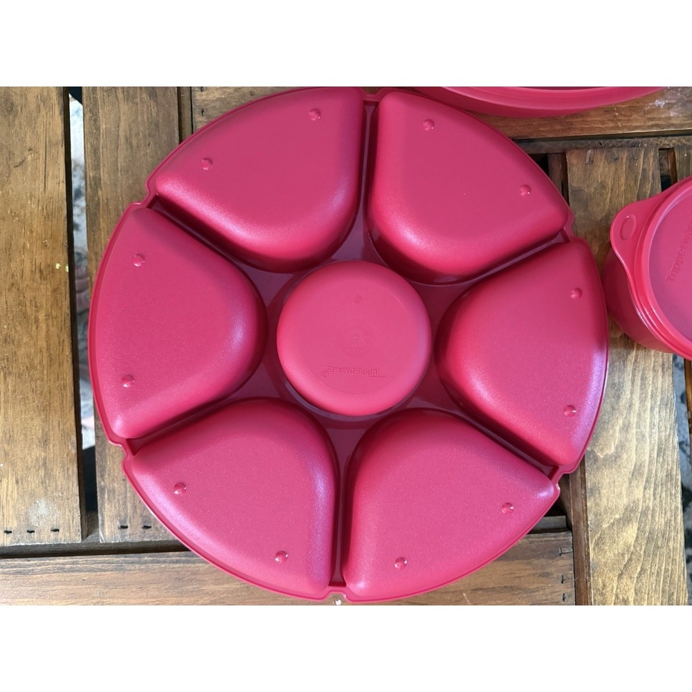 Tupperware DISCONTINUED Rare Raspberry Serving Center Set - Picture 4 of 6